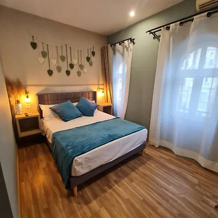Luxury Green Hostal Madrid Gran Via Exterior photo