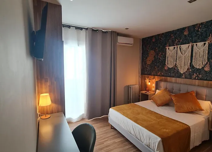 Luxury Green Hostal Madrid Gran Via